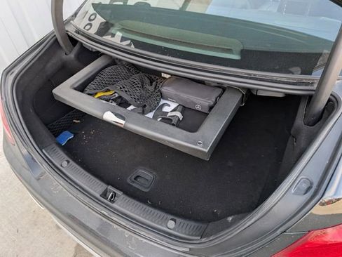 Used 2019 Mercedes-Benz E 300 4MATIC image 16