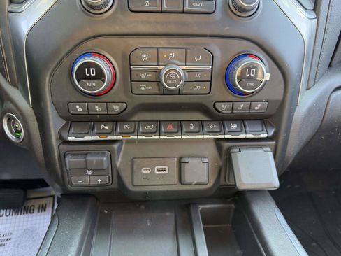 Certified 2022 Chevrolet Silverado 1500 LTZ w/ LTZ Convenience Package II AWD/4WD image 24