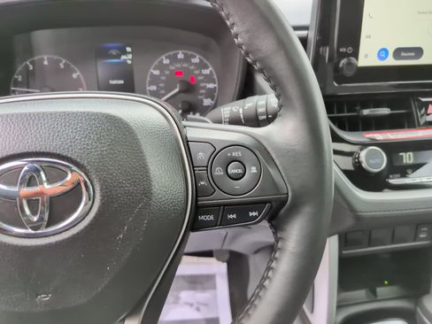 Used 2025 Toyota Corolla Cross AWD Hybrid w/ Moonroof Package image 19