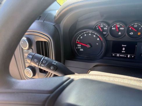 Used 2024 Chevrolet Silverado 1500 Custom Trail Boss w/ Turbomax Blackout Package AWD/4WD image 28