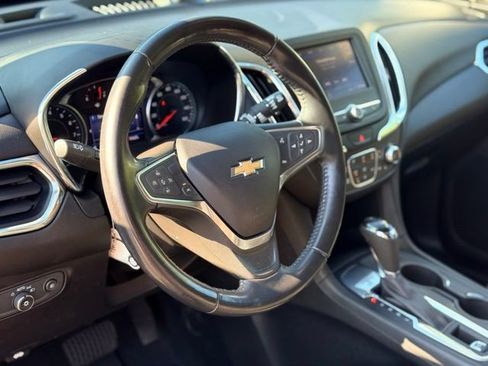 Used 2020 Chevrolet Equinox LT w/ Driver Convenience Package FWD image 9