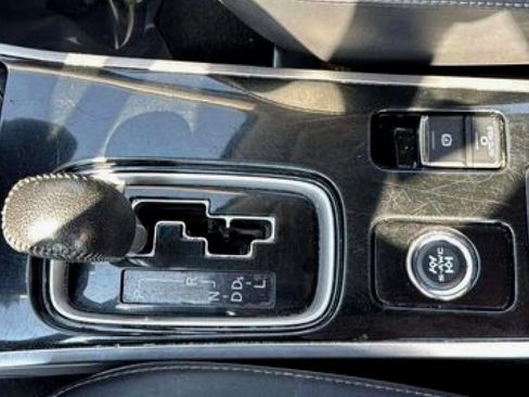 Used 2020 Mitsubishi Outlander SE image 14