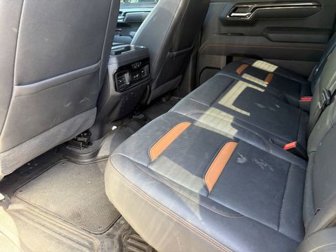 Used 2025 GMC Sierra 1500 AT4 w/ Technology Package AWD/4WD image 9