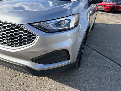 Used 2023 Ford Edge SE image 9