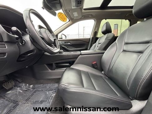 Certified 2023 Nissan Rogue SL w/ SL Premium Package AWD/4WD image 9