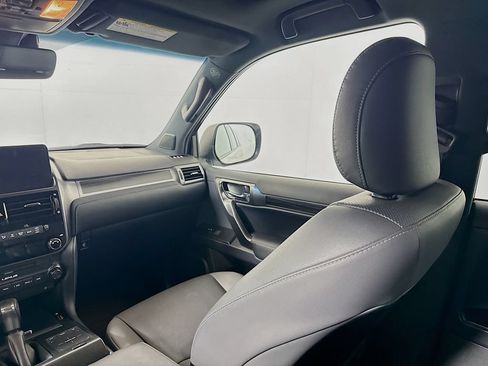 Used 2022 Lexus GX 460 w/ Black Line Special Edition AWD/4WD image 23