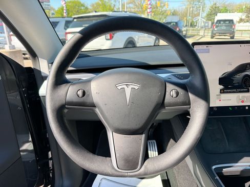 Used 2024 Tesla Model Y Performance AWD/4WD image 26