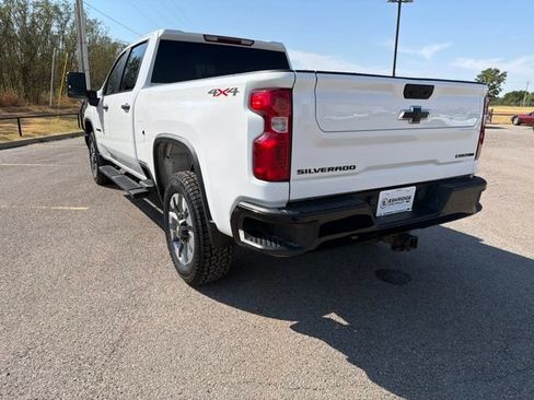 Used 2023 Chevrolet Silverado 2500 Custom w/ Custom Value Package AWD/4WD image 8