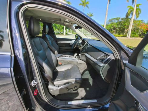 Used 2017 Volvo XC90 T5 Momentum w/ Vision Package FWD image 39