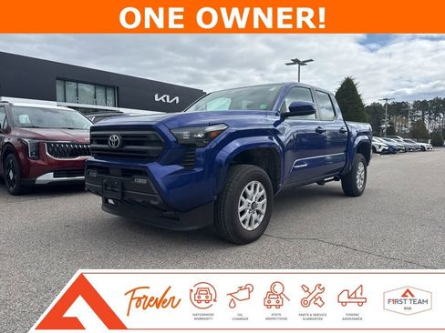Used 2025 Toyota Tacoma SR5 image 1