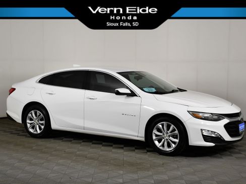 Used 2022 Chevrolet Malibu LT FWD image 1