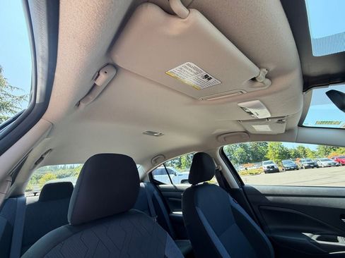 Used 2025 Nissan Versa SV FWD image 27