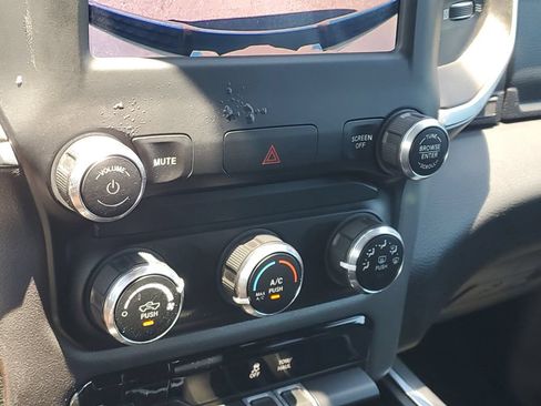 Used 2019 RAM 1500 Big Horn AWD/4WD image 29