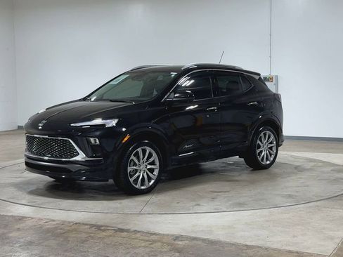 Used 2024 Buick Encore GX Avenir w/ Avenir Technology Package image 5