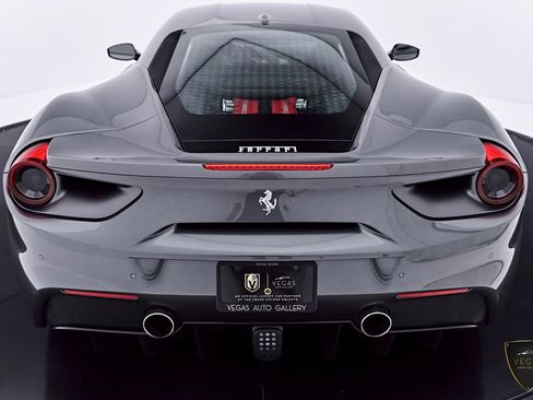 Used 2018 Ferrari 488 GTB RWD image 29