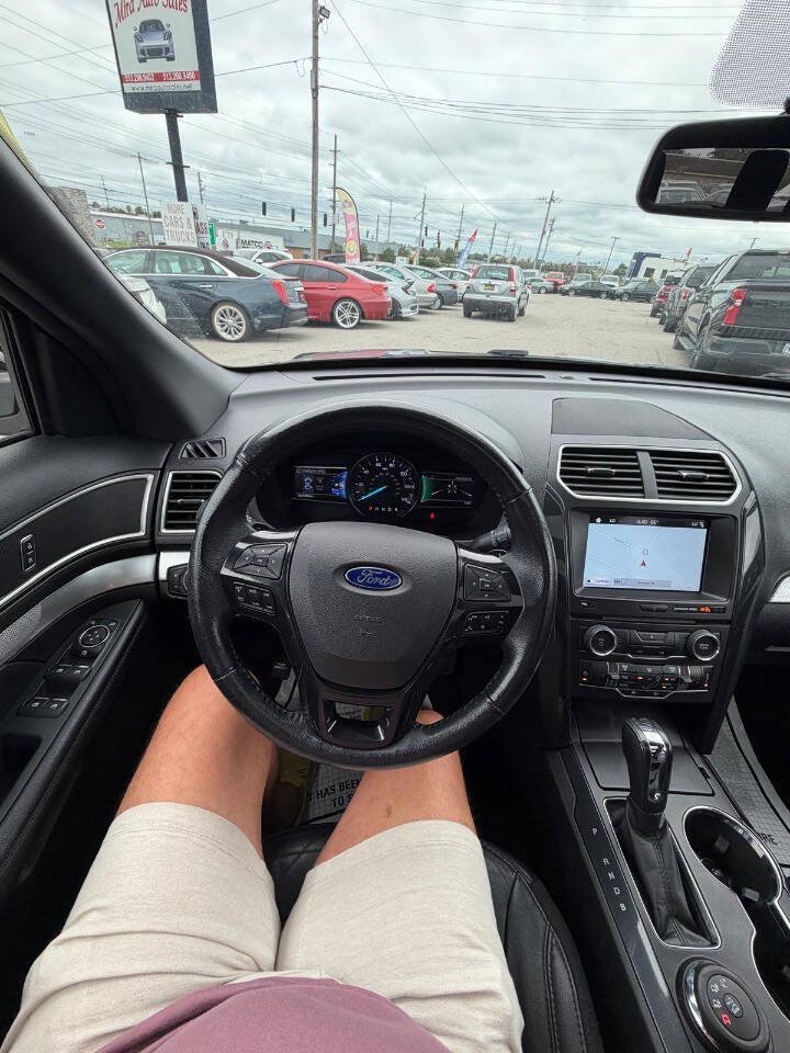Used 2017 Ford Explorer XLT w/ Equipment Group 202A AWD/4WD image 56