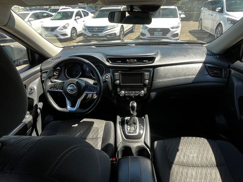 Used 2019 Nissan Rogue SV AWD/4WD image 12
