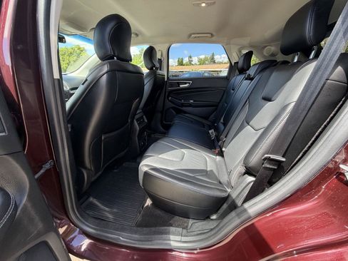 Used 2018 Ford Edge Titanium w/ Ford Safe & Smart Package AWD/4WD image 22