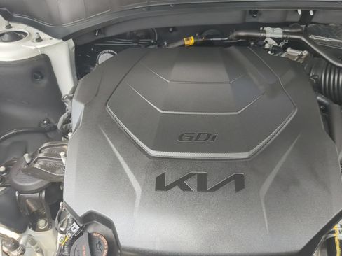 Certified 2024 Kia Telluride SX Prestige w/ Towing Package AWD/4WD image 14