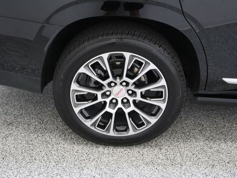 Used 2026 GMC Yukon Denali w/ Denali Reserve Package AWD/4WD image 6