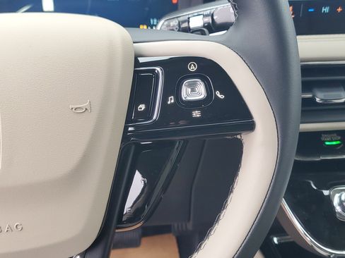 New 2026 Lincoln Corsair Premiere image 16