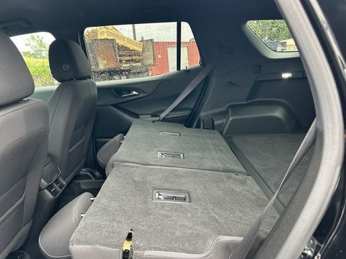 Used 2025 Chevrolet Equinox LT AWD/4WD image 33