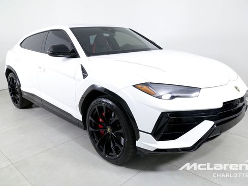 Used 2023 Lamborghini Urus S image 3