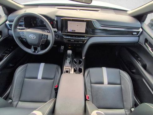 Certified 2025 Toyota Camry SE image 17