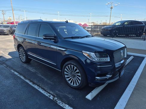 Used 2020 Lincoln Navigator Reserve w/ Luxury Package image 12
