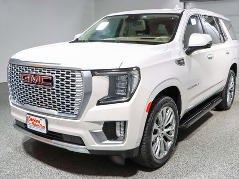 Used 2024 GMC Yukon Denali w/ Advanced Technology Package AWD/4WD image 39