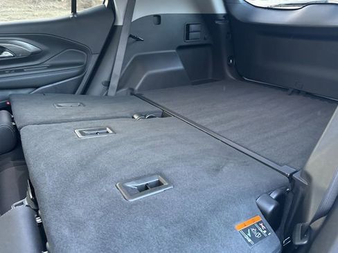 Used 2024 GMC Terrain SLE image 49