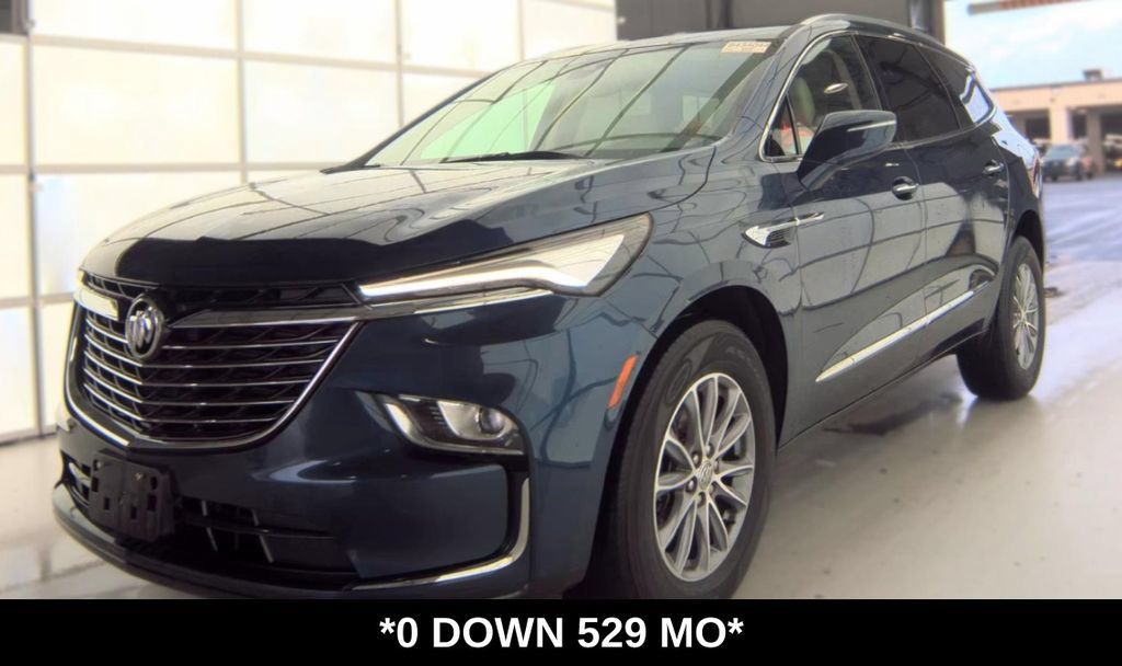 Used 2024 Buick Enclave Essence AWD/4WD image 1