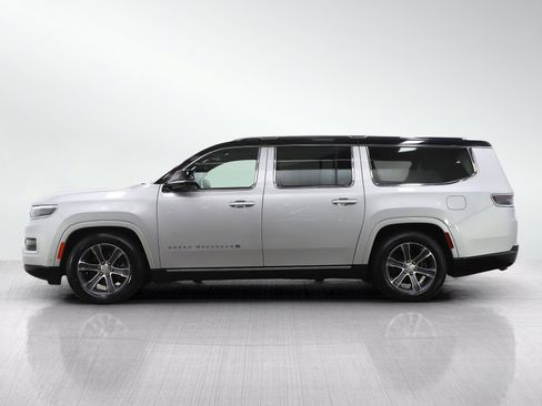 Used 2024 Jeep Grand Wagoneer L 4WD image 2