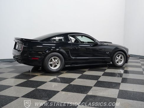 Used 2006 Ford Mustang GT RWD image 13
