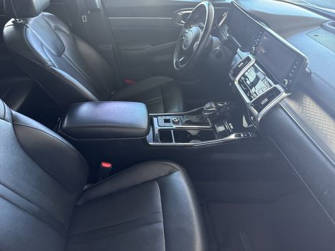 Used 2021 Kia Sorento SX image 19