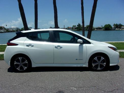 Used 2018 Nissan Leaf SV FWD image 20
