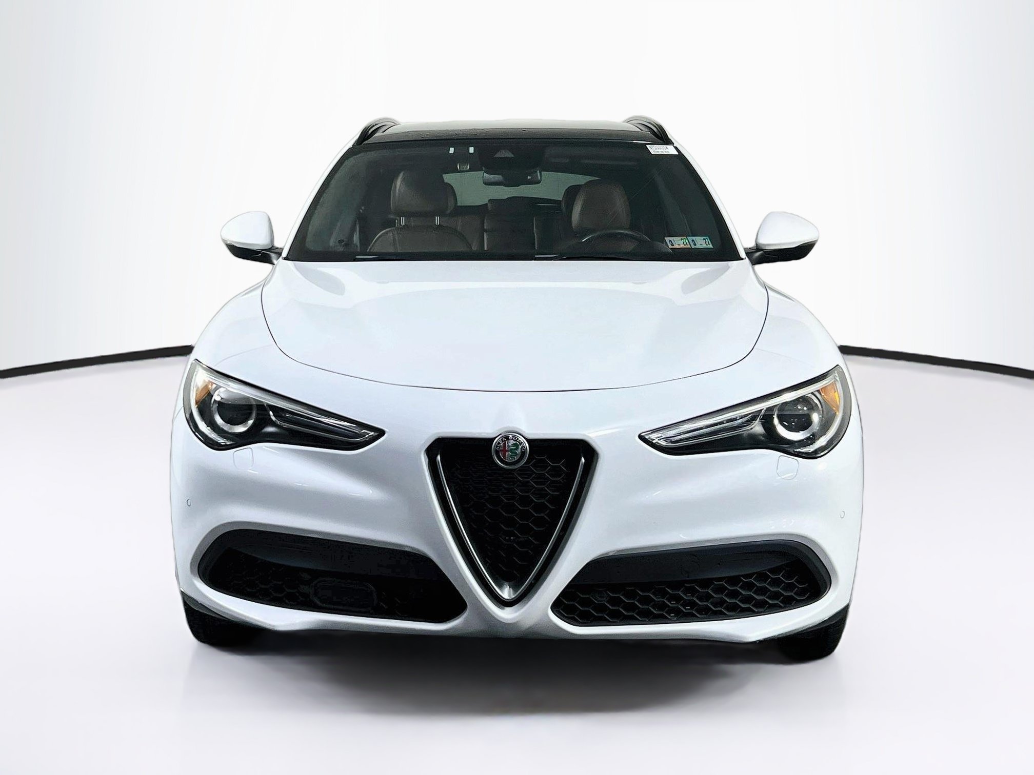 Used 2022 Alfa Romeo Stelvio Ti AWD/4WD image 2