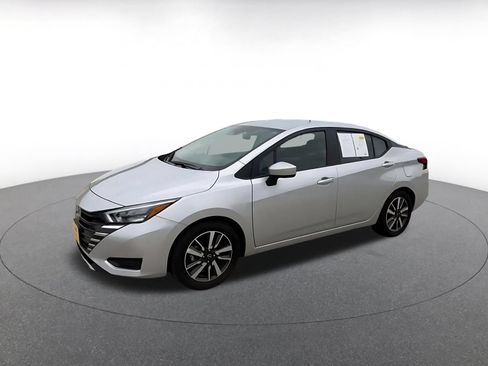 Used 2025 Nissan Versa SV FWD image 7