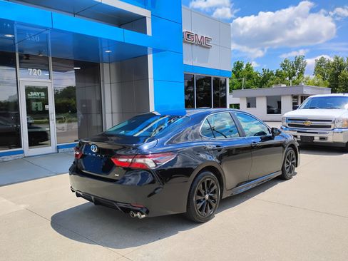 Used 2024 Toyota Camry SE FWD image 7