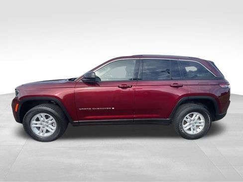 Used 2023 Jeep Grand Cherokee Laredo AWD/4WD image 16