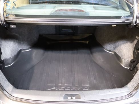 Used 2009 Honda Accord EX-L image 25