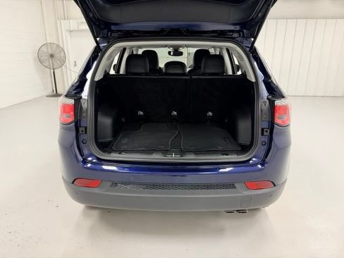 Used 2018 Jeep Compass Limited w/ Safe & Security Group AWD/4WD image 22