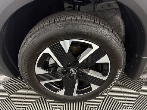 Used 2025 Nissan Kicks SR FWD image 11