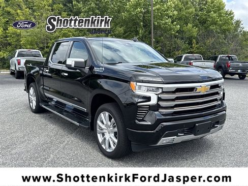 Used 2022 Chevrolet Silverado 1500 High Country w/ High Country Premium Package image 1