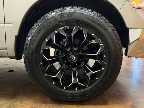 Used 2017 RAM 1500 Classic SLT image 13