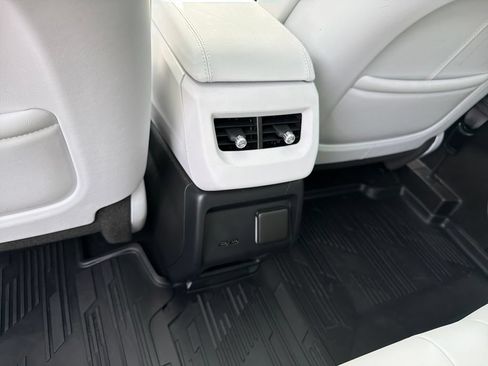Used 2025 Cadillac Optiq Sport 1 w/ LPO, Floor Liner Package AWD/4WD image 35