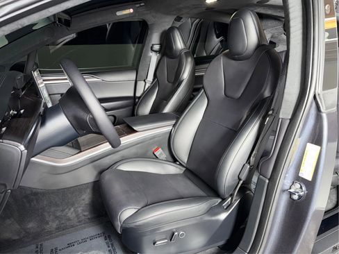 Used 2024 Tesla Model X AWD/4WD image 9