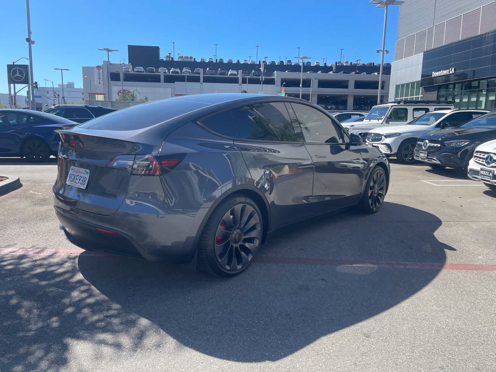 Used 2023 Tesla Model Y Performance AWD/4WD image 3