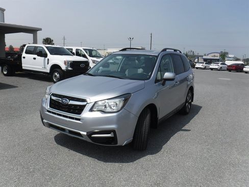 Used 2017 Subaru Forester 2.5i Premium w/ Popular Package #1A AWD/4WD image 20