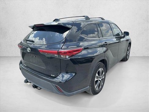 Used 2020 Toyota Highlander XLE FWD image 9